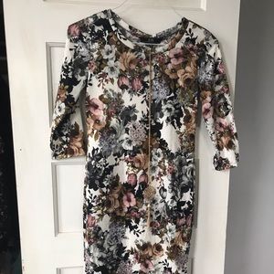 Botanical Print Bodycon Midi Dress with Necklace